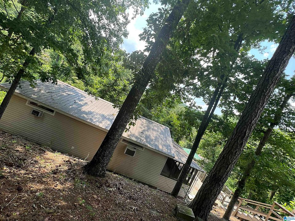 1st image of 2647 Underwood Ferry Rd