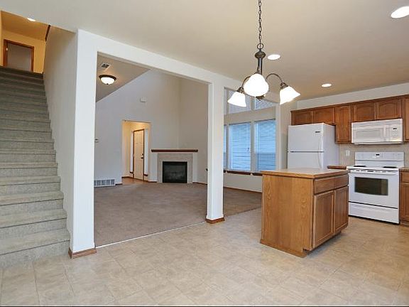 3rd image of 3617 S Old Schafer Ln