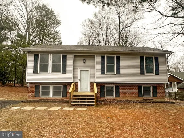 12255 Catalina Dr, Lusby, MD 20657