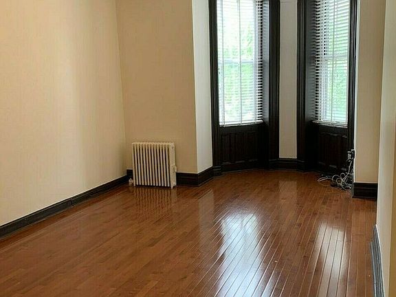 5th image of 5-46 51st Ave #2L