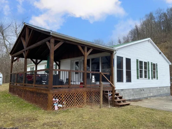 1912 Hackers Creek Rd, Buckhannon, WV 26201