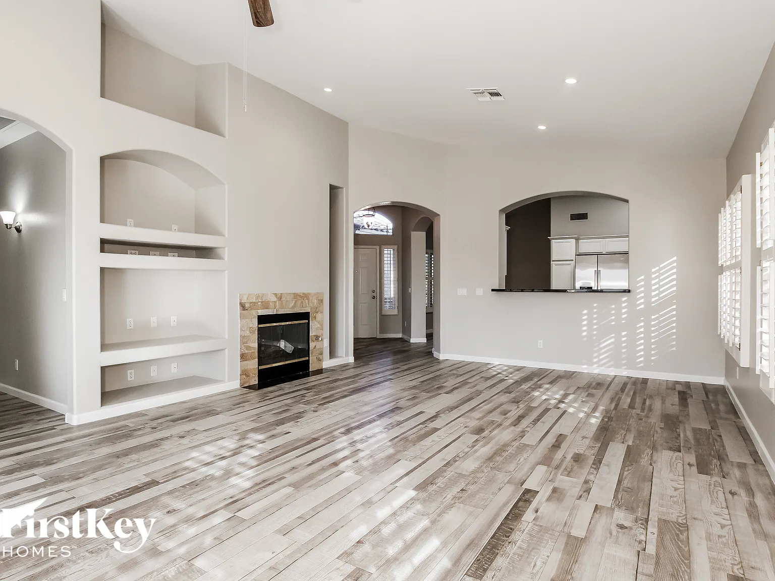 3 bed, 2.0 bath, 1870 sqft, $2,120 — Photo 4