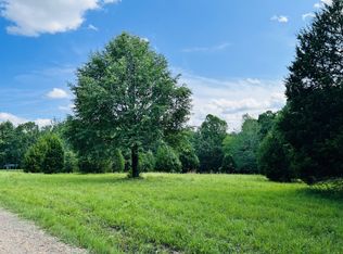 295 Mount Zion Ln, Mc Ewen, TN 37101