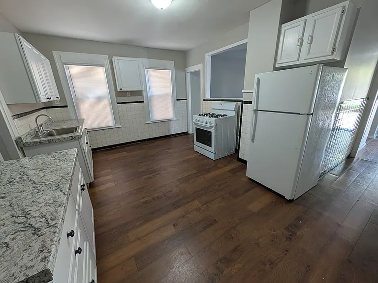 32 Bright St #1 — Photo 2