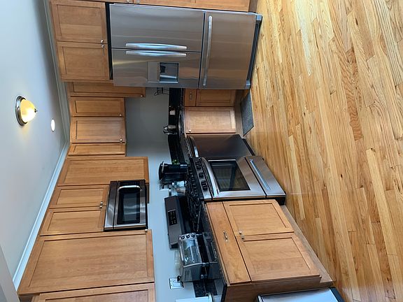 2nd image of 4611 N Hamlin Ave Unit 1