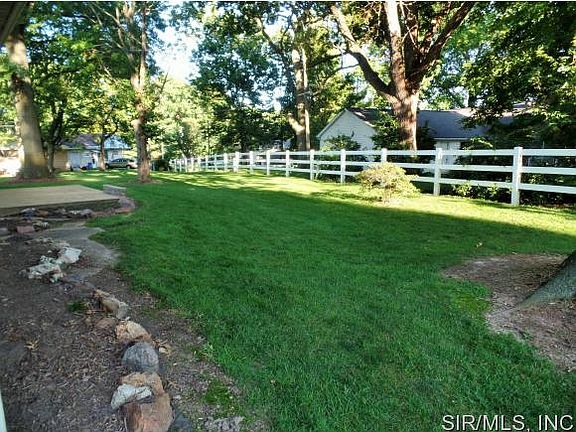 2nd image of 30 Black Oak Dr