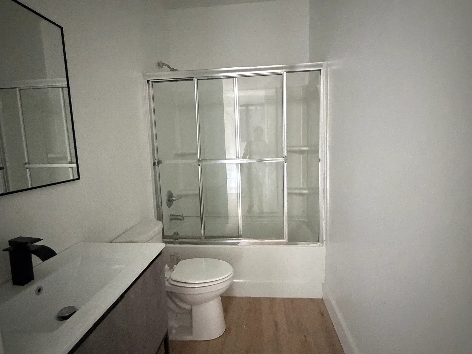 3 bed, 1000 sqft, $3,000 — Photo 3