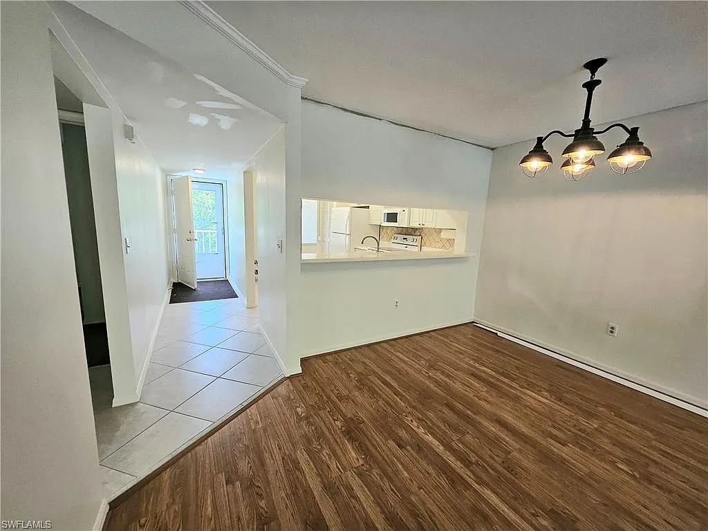 2 bed, 2.0 bath, 1100 sqft, $2,300 — Photo 3