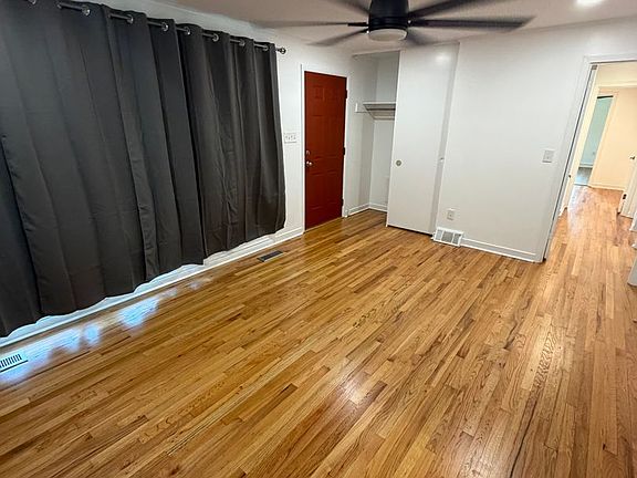 3rd image of 501 E Watts St