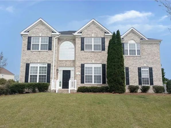 108 N Honey Locust Dr, Thomasville, NC 27360