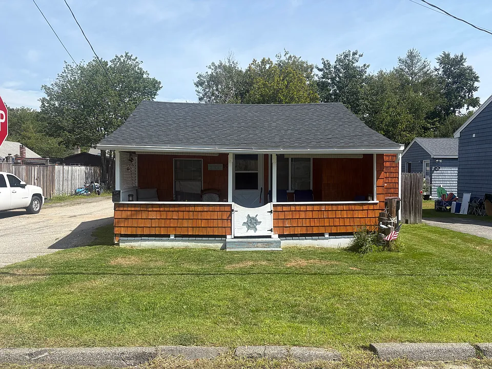 10 Carll Ave
