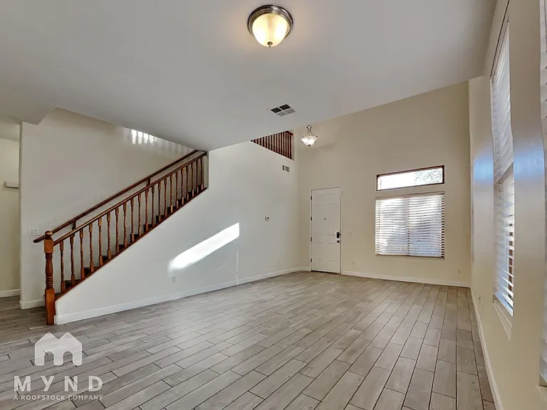 6418 S 49th Dr — Photo 6