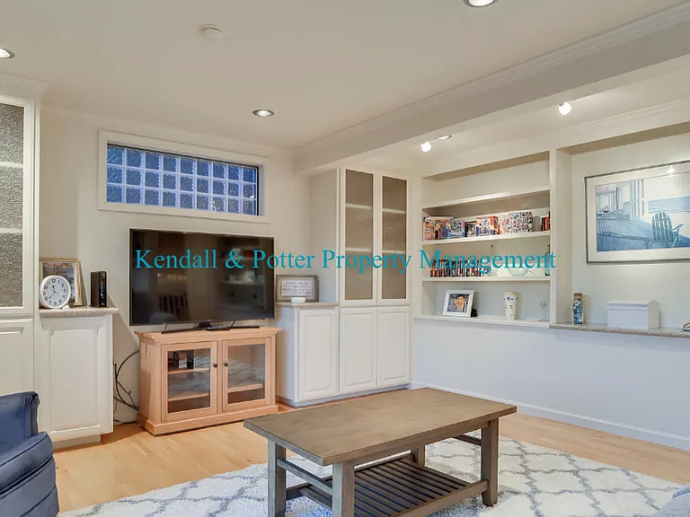 544 Cuesta Dr — Photo 13