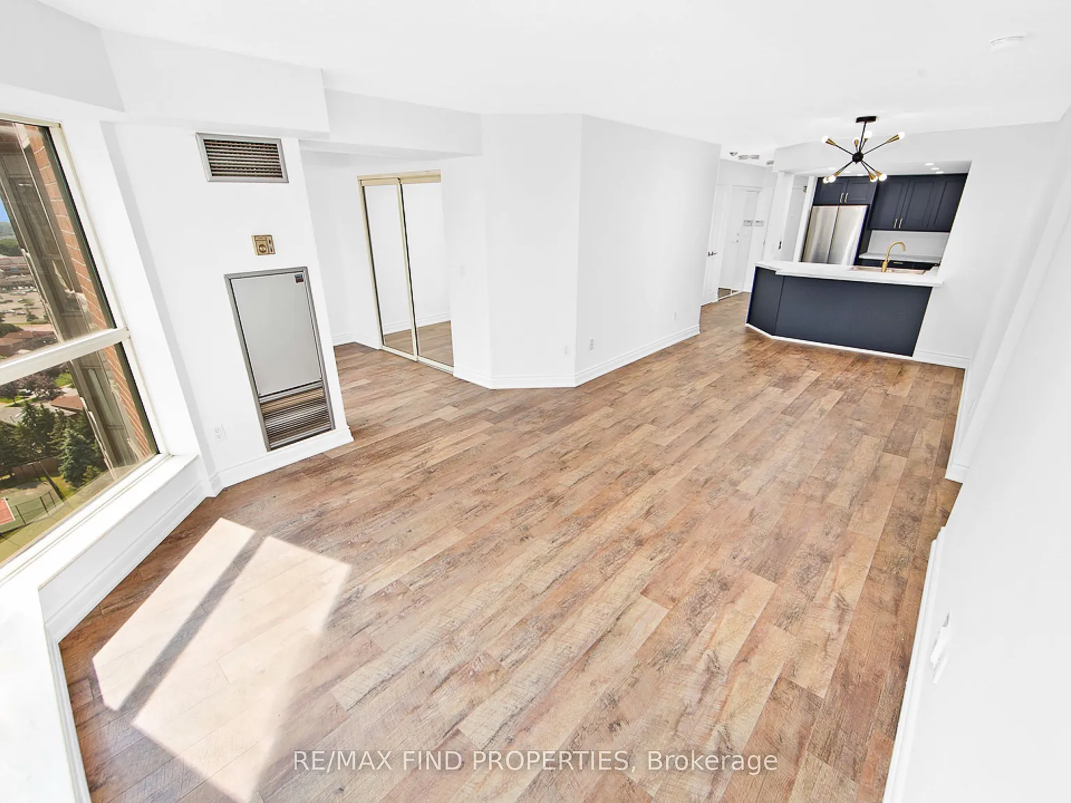 3 bed, $2,975 — Photo 2