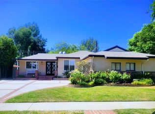 19100 Bessemer St, Reseda, CA 91335