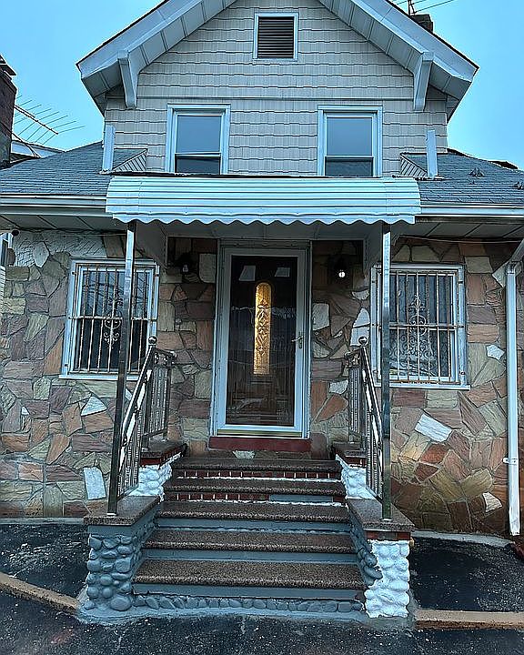 1st image of 90-21 197th St