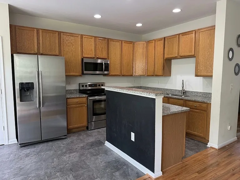 15676 Mendoza Ln — Photo 7