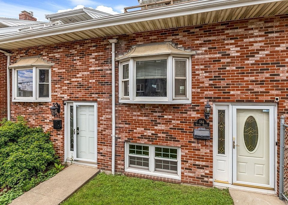 1st image of 584 Revere St #8