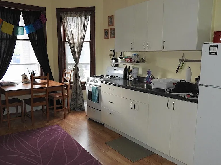 155 Wellington St S #1 — Photo 1