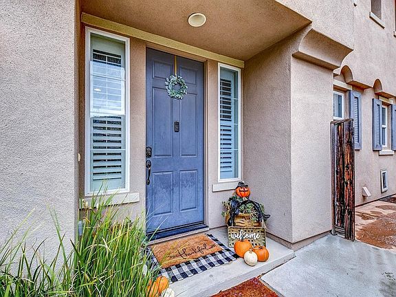 5th image of 3953 Martis St