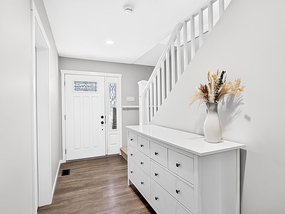 2nd image of 30689 Keystone Ave