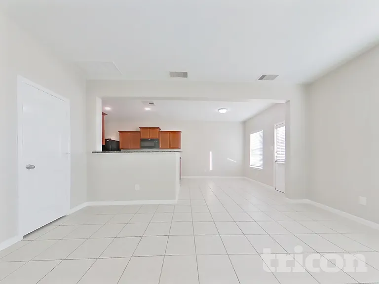 916 American Monarch Dr — Photo 3