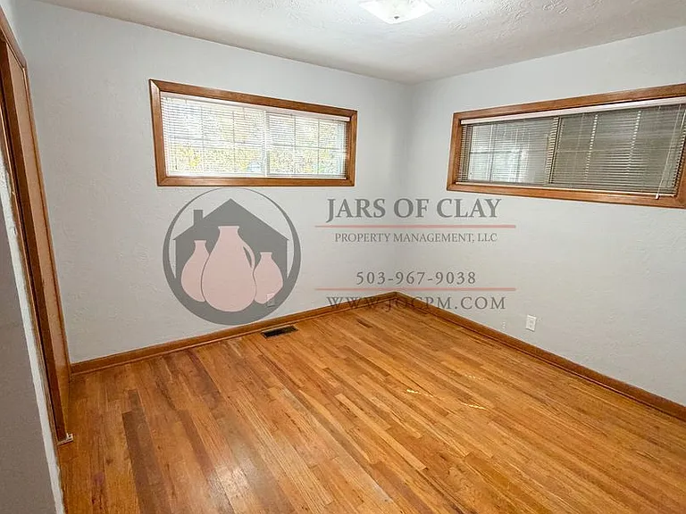 3231 Alberta Ave NE — Photo 15