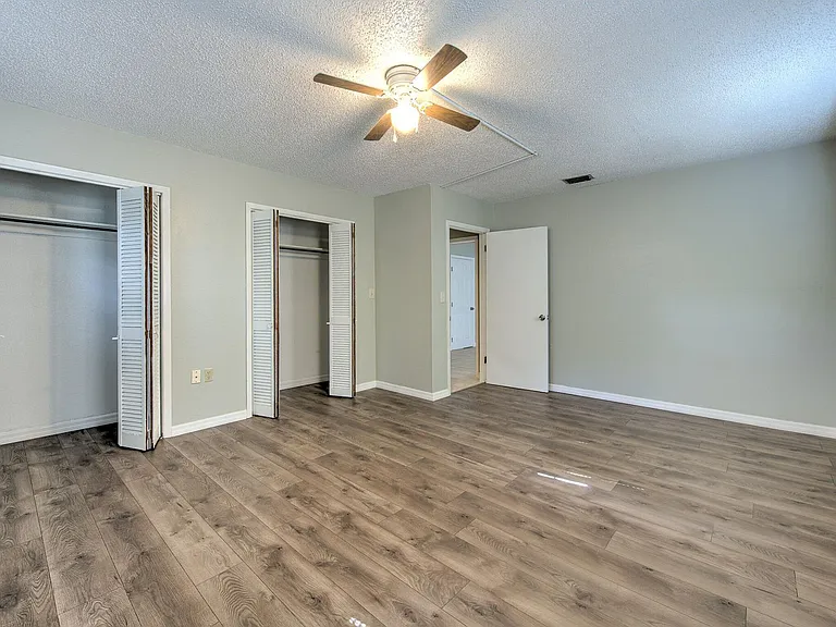 3514 Sarah St — Photo 9