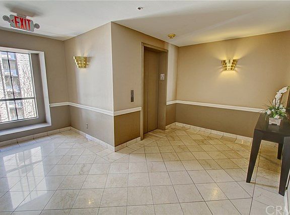 5th image of 35 Linden Ave APT 405