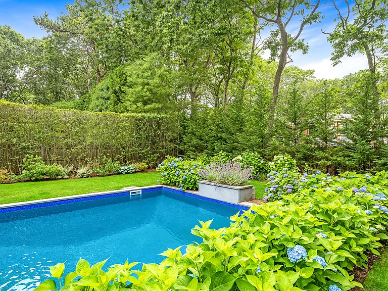 97 Wainscott Northwest Rd — Photo 14