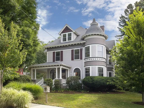 49 Russell Ave, Watertown, MA 02472