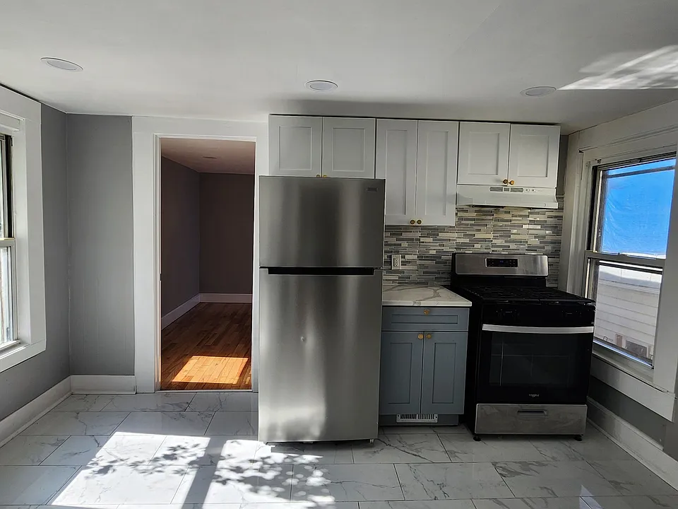 87 Spring St #2