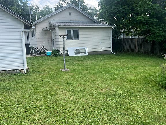 5th image of 1015 1st St