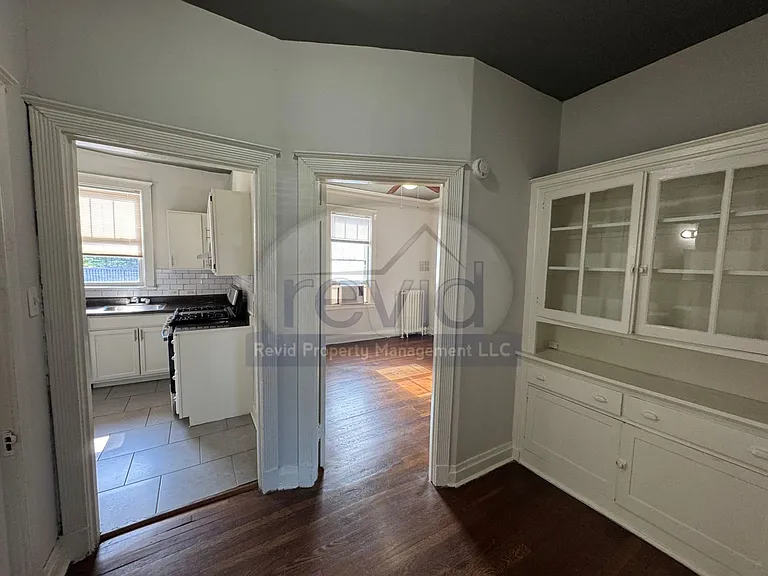 The Broadmoor Apartments — Photo 15