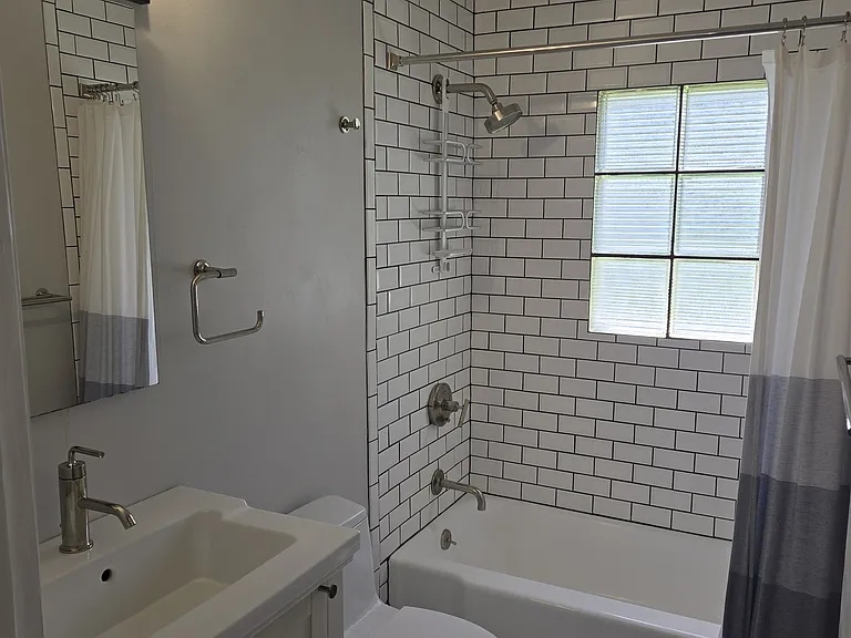 1443 E Pauline St — Photo 6
