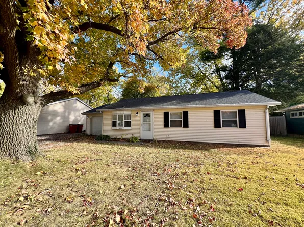 1410 S Mattis Ave, Champaign, IL 61821