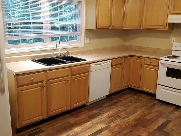 3935 Saylor Ct — Photo 9