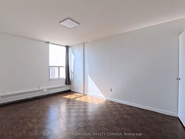 60 Pavane Linkway #706 — Photo 11
