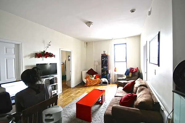 Rented by Rental Solutions Inc | media 15