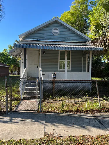 1216 E Union St Photo 1