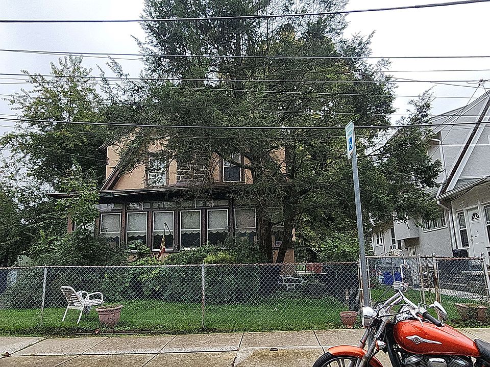 2nd image of 325 S Madison Ave