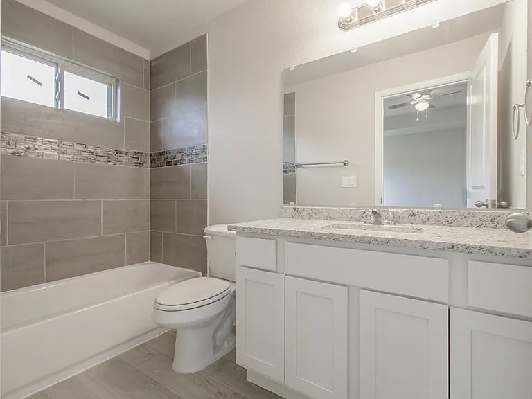 7503 Savannah Brks — Photo 18
