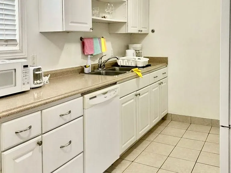 252 William Roe Blvd N #3 — Photo 15