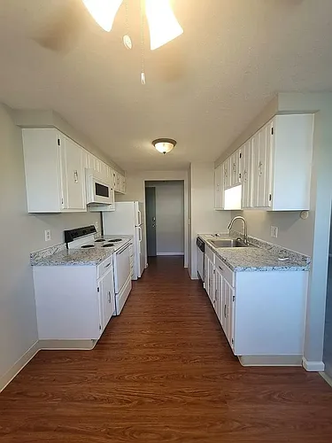 Tudor Heights Apartments Photo 1