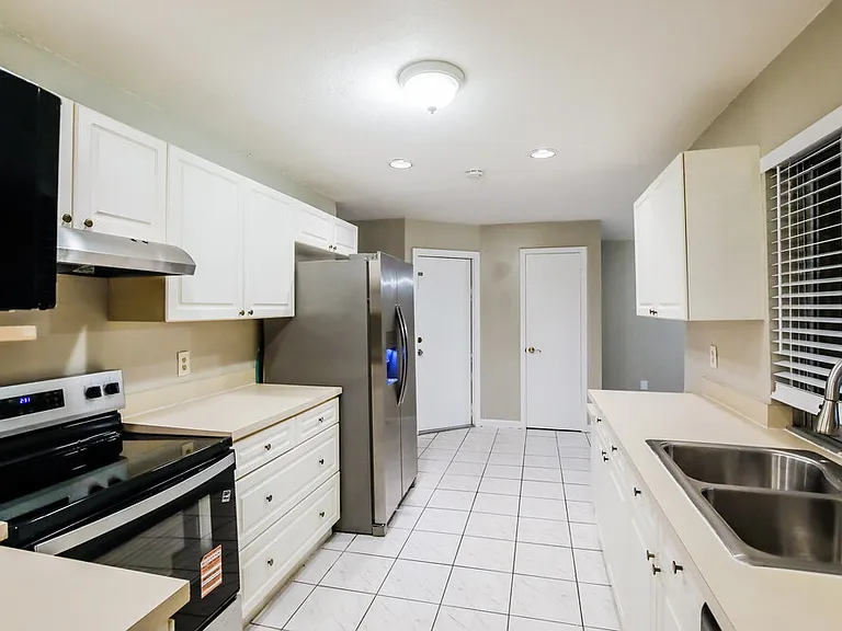 12695 Westport Cir — Photo 7