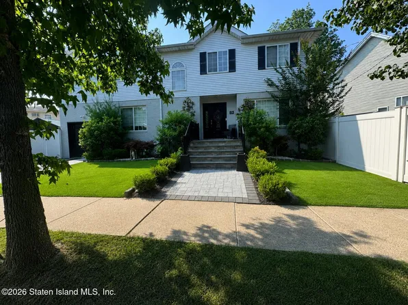126 S Railroad St, Staten Island, NY 10312