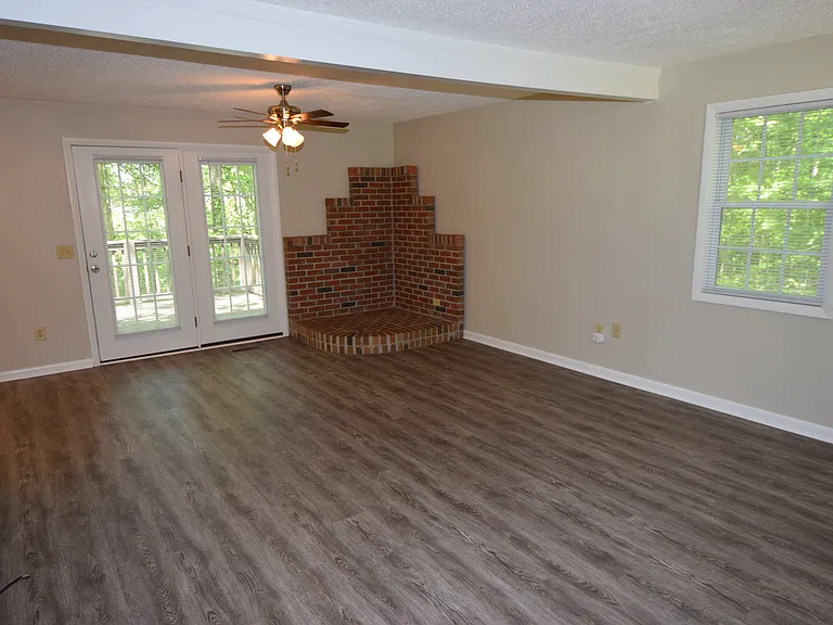 16605 Janet Dr — Photo 4