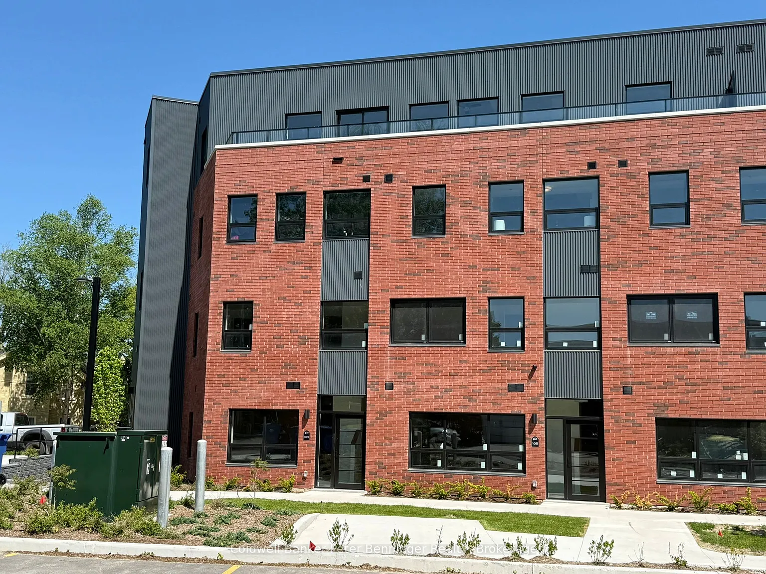 2 bed, $4,900 — Photo 1