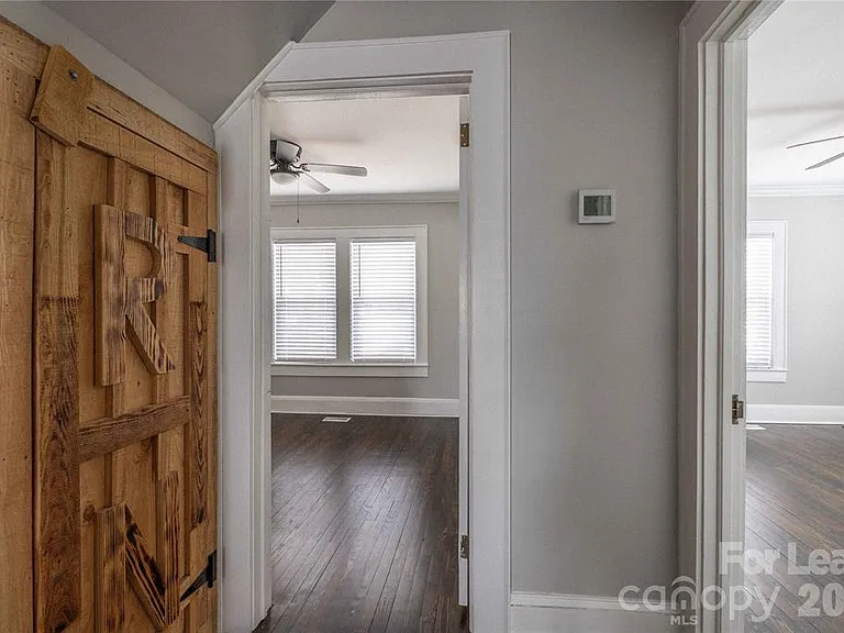 123 E 2nd St — Photo 25