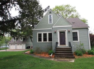 2618 Cedar Heights Dr, Cedar Falls, IA